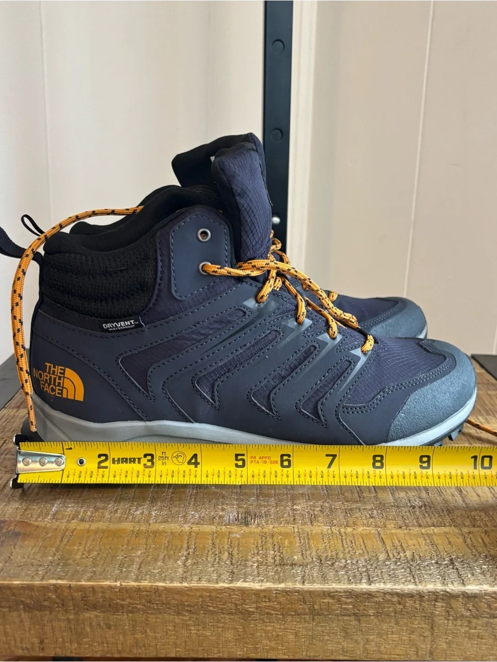 The North Face Venture Fasthike II Mid Waterproof Hiking Boots Mens 9 NWOT
